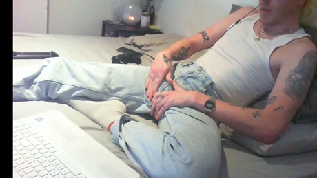 9inchhardcock82  16-01-2022
